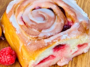 Lemon and raspberry bun